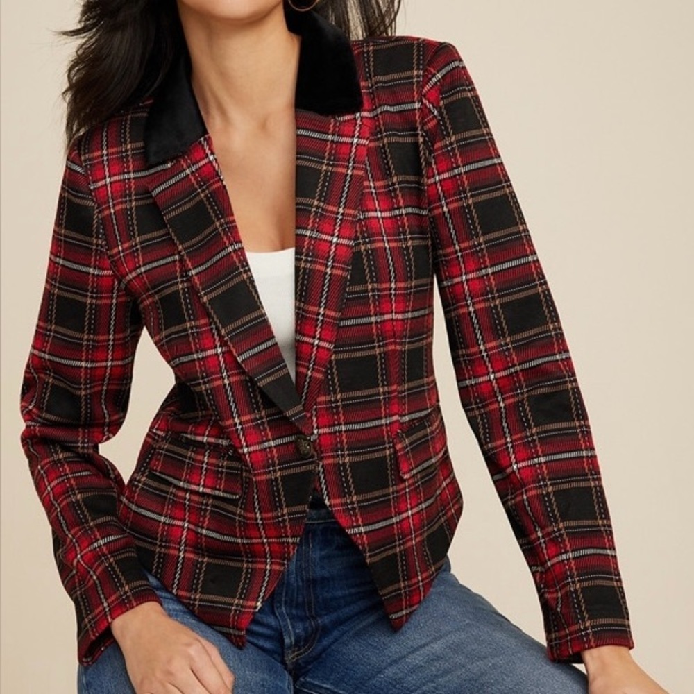 Maurices Tartan Plaid Cropped Blazer Red Black Velvet Collar NWT Large Women’s